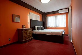 Royal Hotel