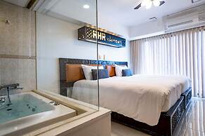 Royal Hotel