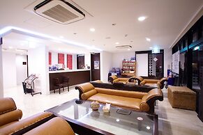 Royal Hotel