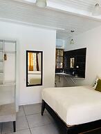 Lizard King Hotel & Suites