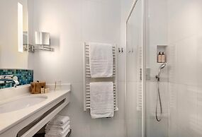 Serotel Suites