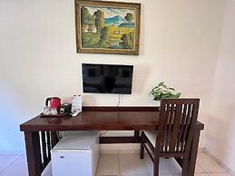Lovina Beach Hotel
