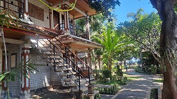 Lovina Beach Hotel