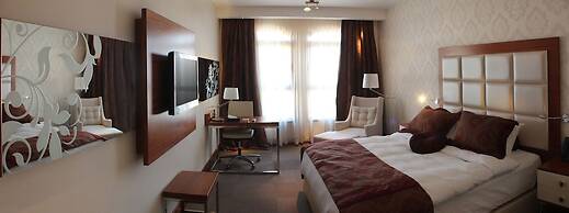 Grand Park Hotel
