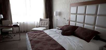 Grand Park Hotel