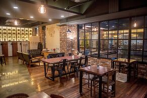 Tower Hill Hotel