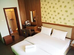 Phuket Ecozy Hotel