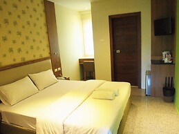 Phuket Ecozy Hotel