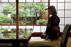 Mikuniya