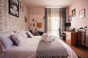 Hotel Cine Holiday