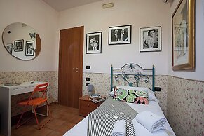 Hotel Cine Holiday