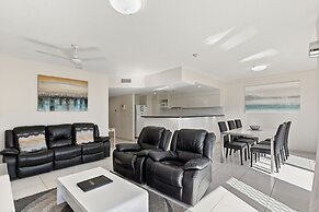 White Crest Apartments