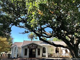 Eight Bells Mountain Inn