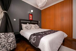 Meltonia Luxury Suites