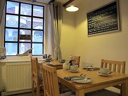 Stone's Throw Guesthouse