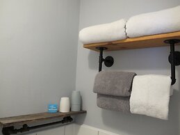 Stone's Throw Guesthouse