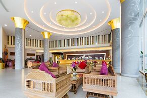 Aiyara Grand Hotel