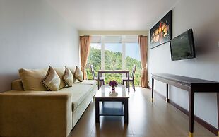 Aiyara Grand Hotel