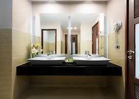 Aiyara Grand Hotel