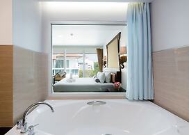 Aiyara Grand Hotel