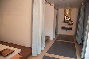 Aiyara Grand Hotel