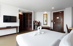 Aiyara Grand Hotel