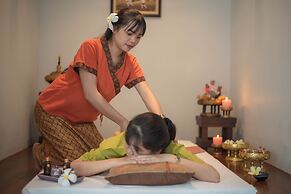 Aiyara Grand Hotel
