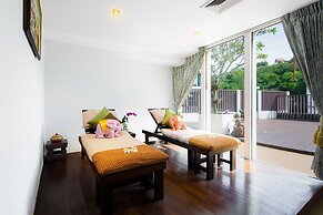 Aiyara Grand Hotel