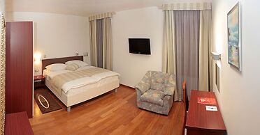 Hotel Monika