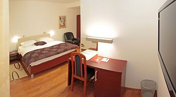 Hotel Monika
