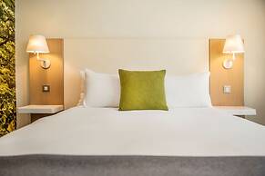 The Orchard Hotel & Restaurant