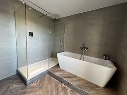 The Orchard Hotel & Restaurant
