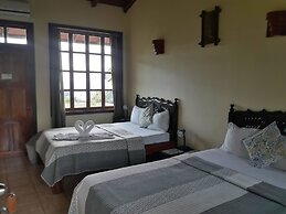 Hotel La Colina