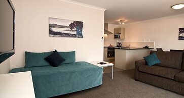 Breakwater Motel