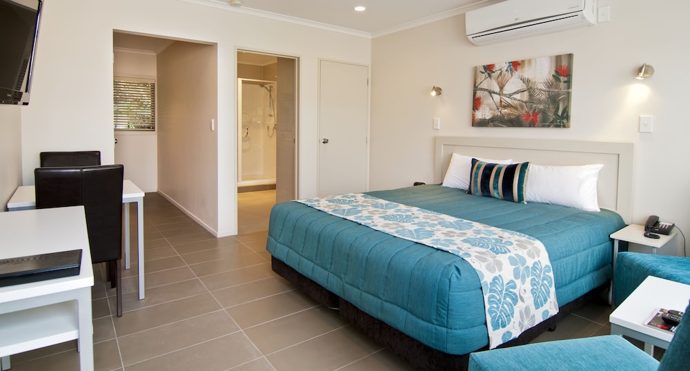 Breakwater Motel