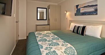 Breakwater Motel