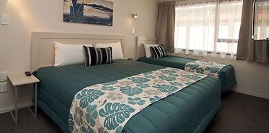 Breakwater Motel