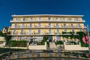 Aegli Hotel