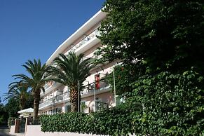 Aegli Hotel