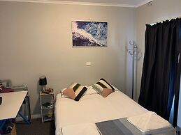 Hello Adelaide Motel and Apartments