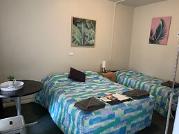 Hello Adelaide Motel and Apartments