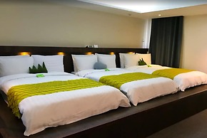 Metro Hotel