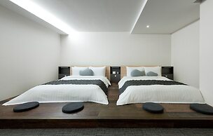 Metro Hotel
