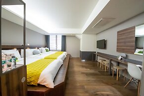 Metro Hotel