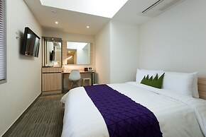 Metro Hotel