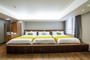 Metro Hotel