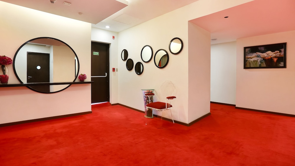 E Hotel