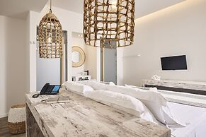 Kythnos Bay Hotel