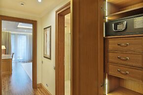 Retro Riverside Wellness Resort