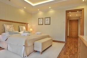 Retro Riverside Wellness Resort